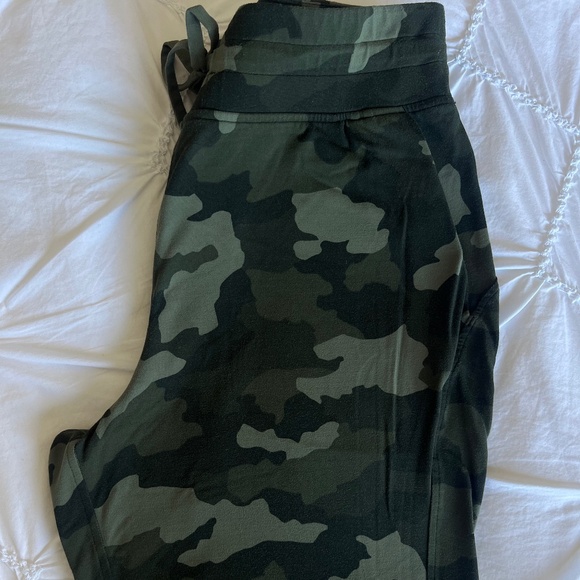 lululemon Ready to Rulu Classic-Fit High-Rise Jogger Size 10 - Picture 4 of 8